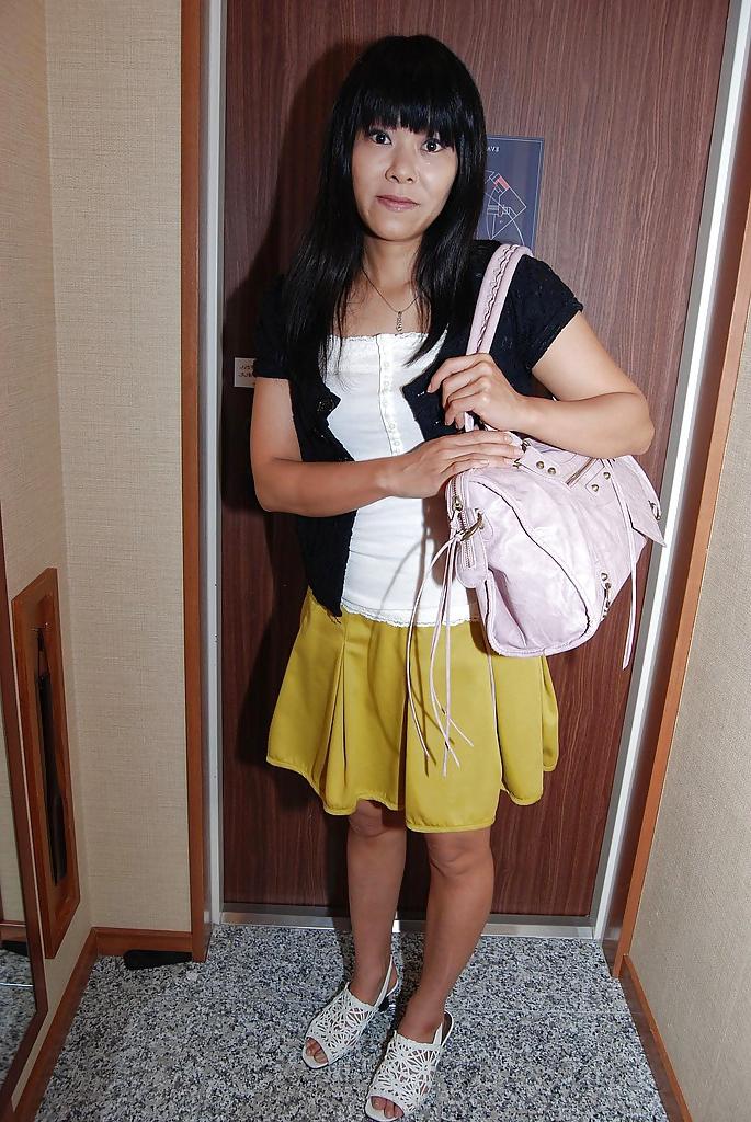 16P Strong Asian milf Yumiko Takase is masturbating with slut's grace