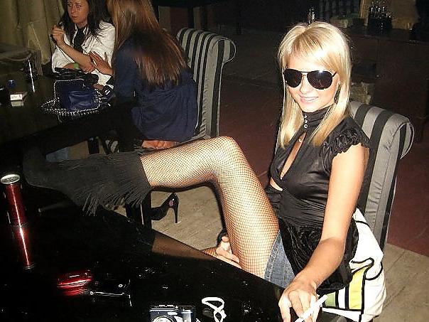 25P Nylon - upskirt - leg 21