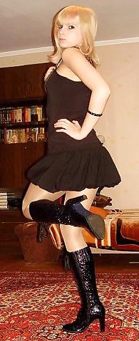 25P Nylon - upskirt - leg 21