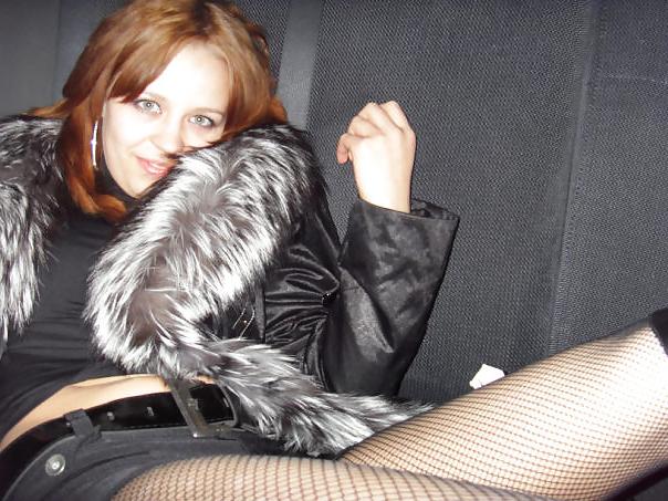 25P Nylon - upskirt - leg 21