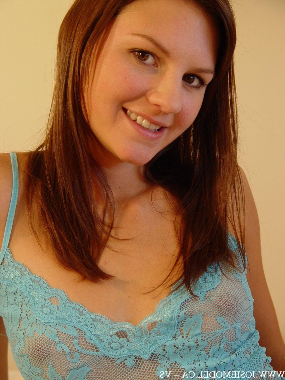 20P Pictures of teen girl Josie Model getting naked for you