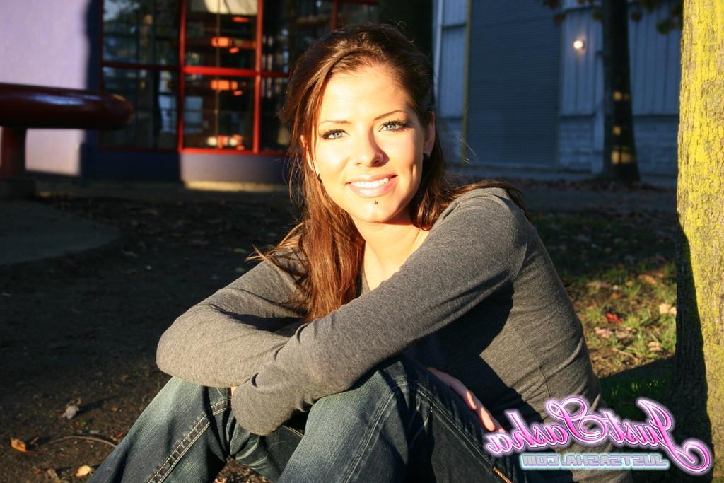 20P Pictures of Just Sasha teasing and flashing outside