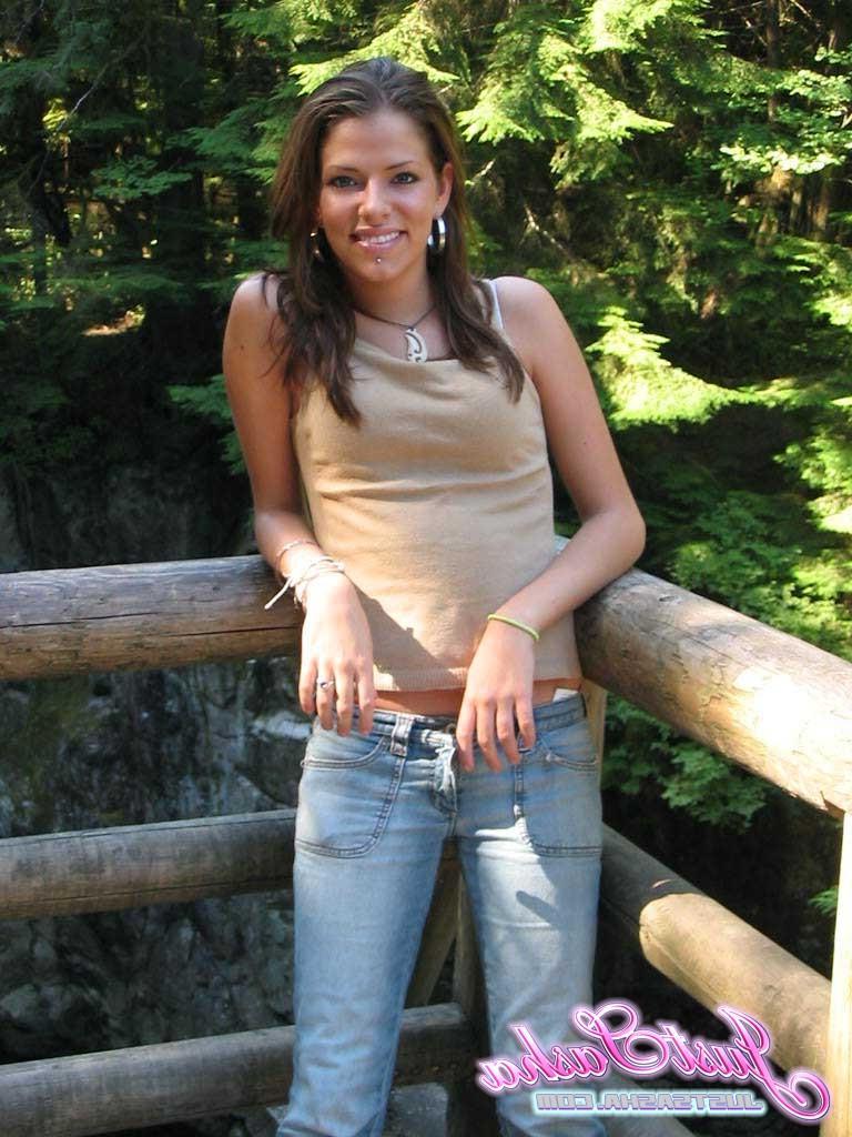 20P Pictures of teen Just Sasha flashing outside