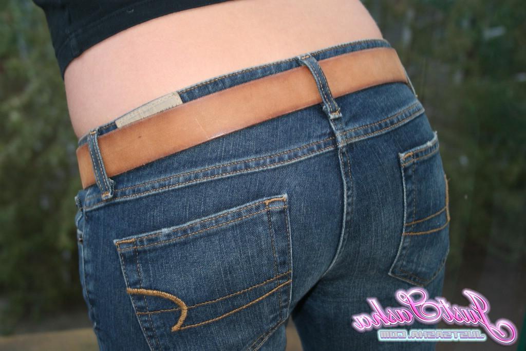 20P Pictures of Just Sasha flashing you outside