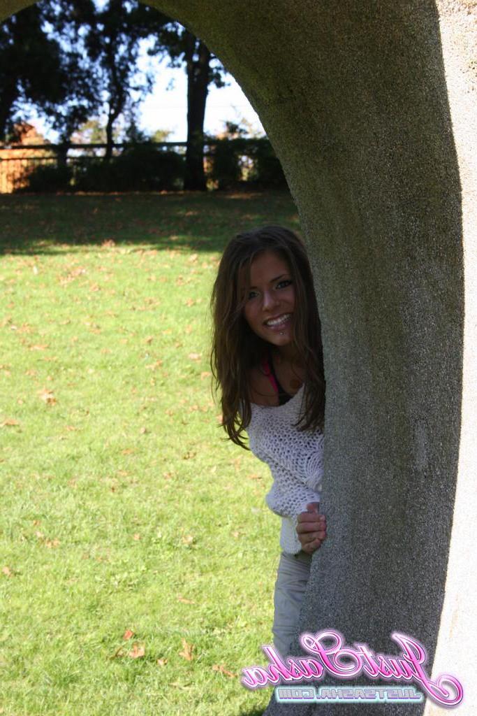 20P Pictures of Just Sasha flashing her tits outside