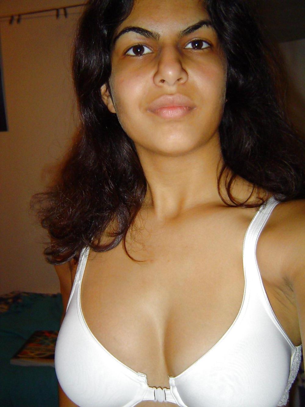 8P Indian College Girl In USA ( Desi )