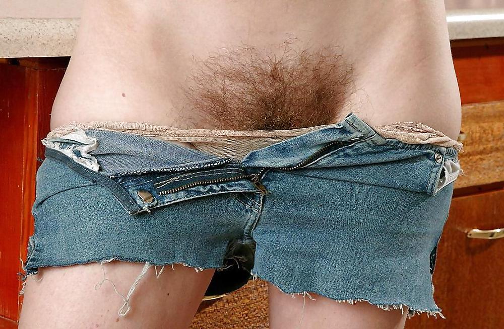 25P REDHEAD, HAIRY AND SOOO HORNY
