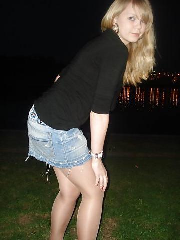 25P Nylon - upskirt - leg 17