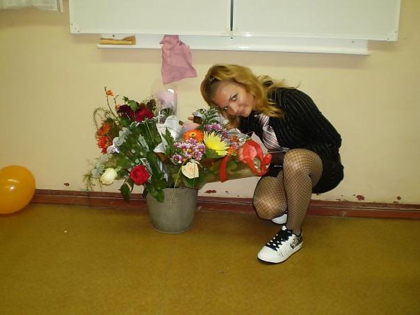 25P Nylon - upskirt - leg 17