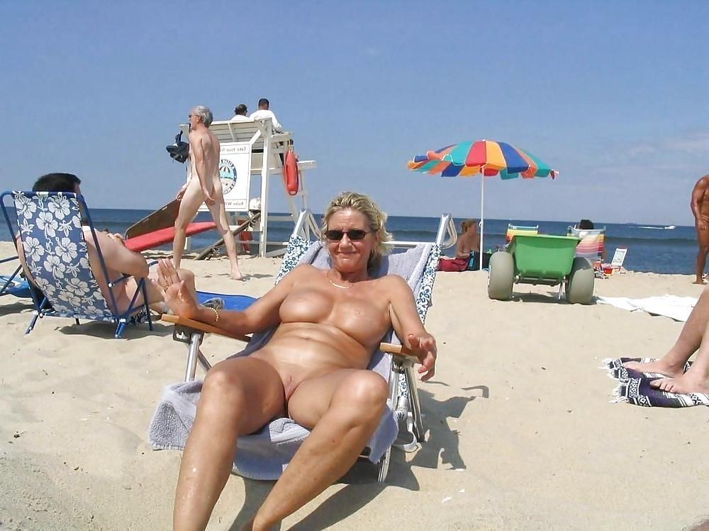 25P Nudist Beach Fun
