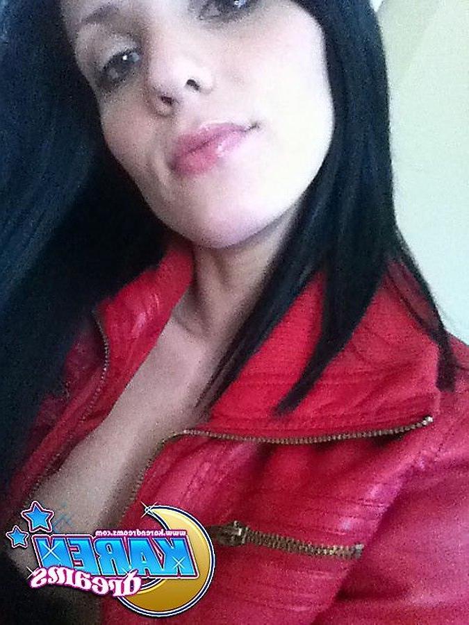 20P Pictures of Karen Dreams shooting some pics of her hot tits