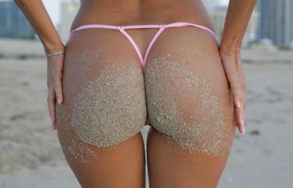 25P Bundas na Praia (Butts on the Beach)