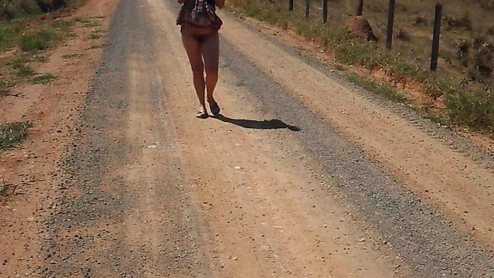 15P Wife Walking Hairy pussy