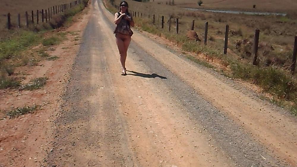 15P Wife Walking Hairy pussy