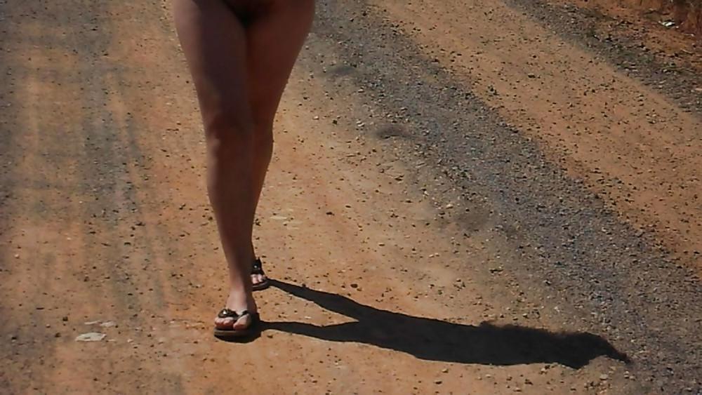 15P Wife Walking Hairy pussy