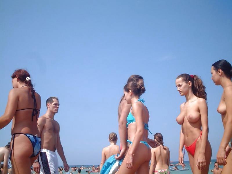 20P Naked beach 125.
