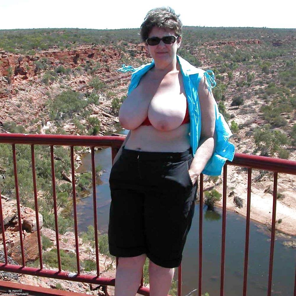 19P Older women naked outdoor 2.