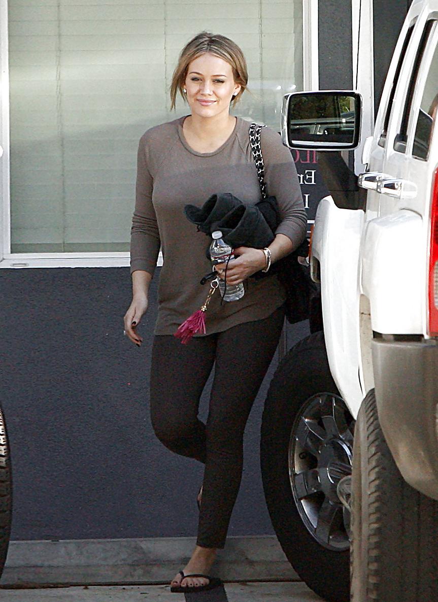 10P Hilary Duff - leaving a gym in Toluca Lake