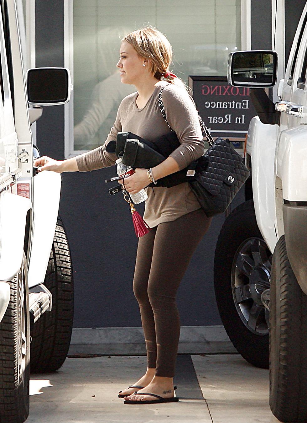 10P Hilary Duff - leaving a gym in Toluca Lake
