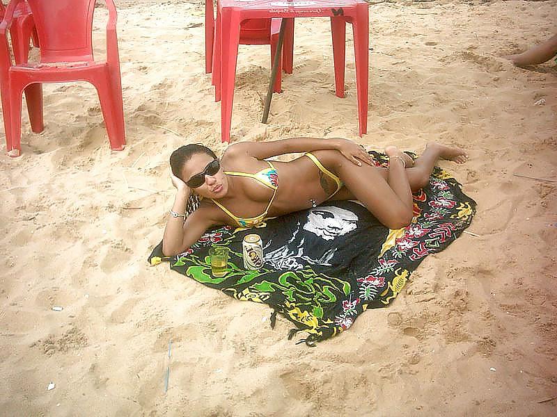 25P Beach Girls 9