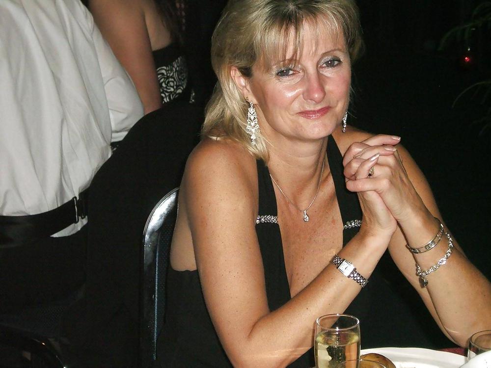 25P Hot mature Woman