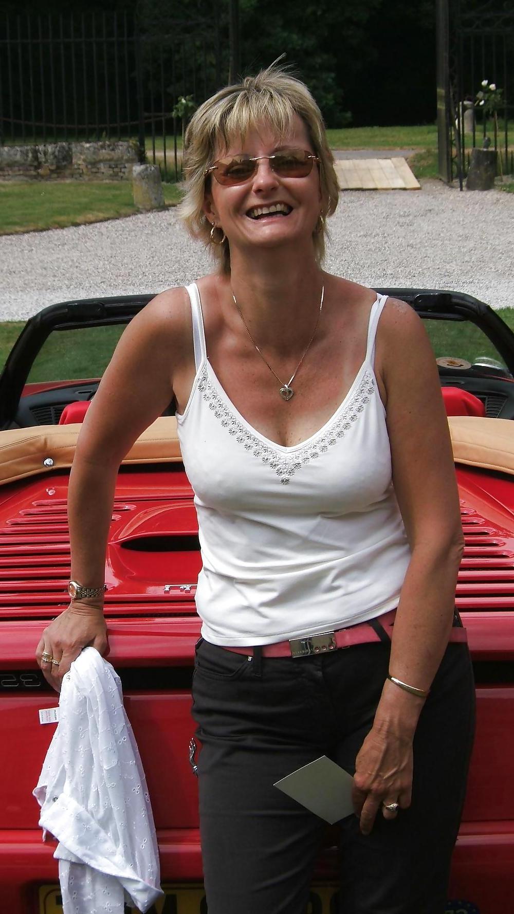 25P Hot mature Woman