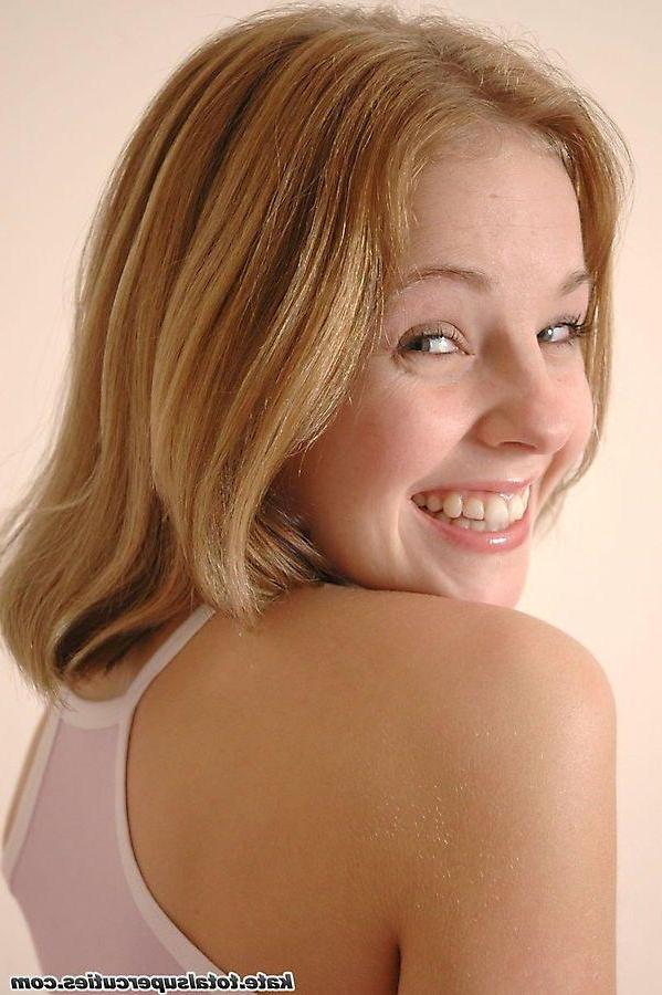 20P Pictures of teen girl Kate naked and ready for you
