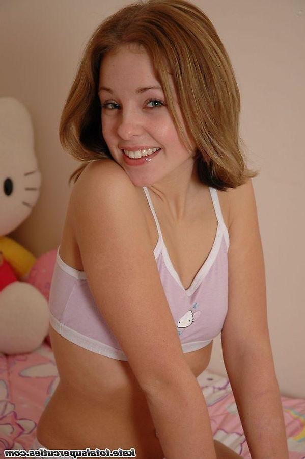 20P Pictures of teen girl Kate naked and ready for you