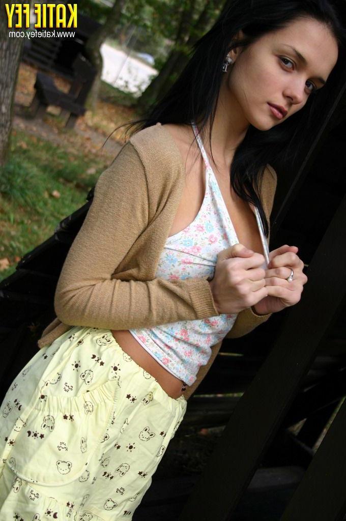 15P Katie teasing with her shirt