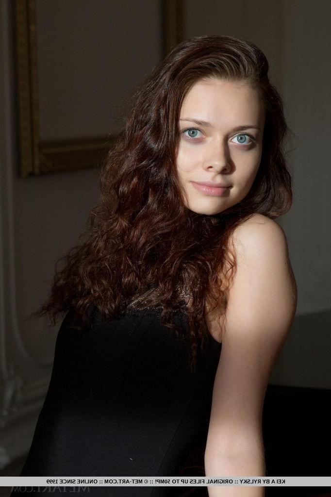 18P Brunette teen Kei A spreads her long legs to offer you her beautiful vagina