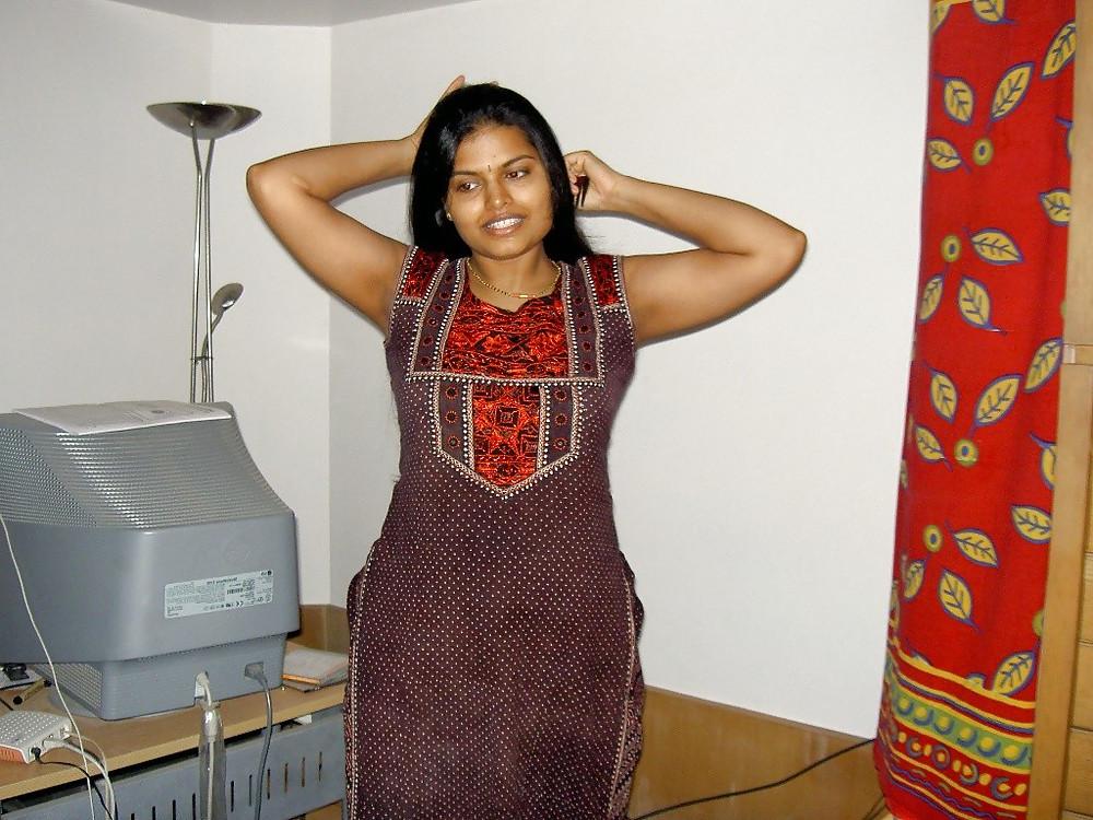 25P ARPITA - HOT INDIAN WIFE
