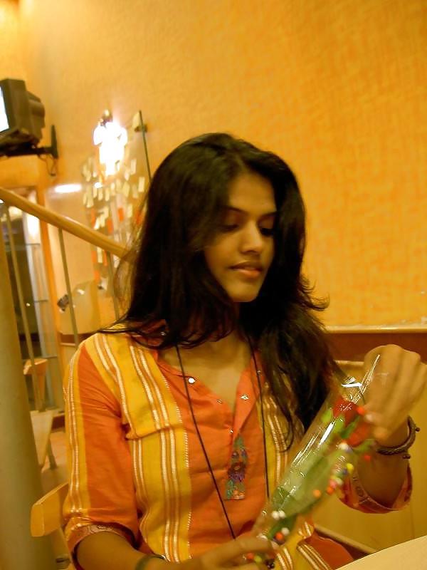 25P ARPITA - HOT INDIAN WIFE