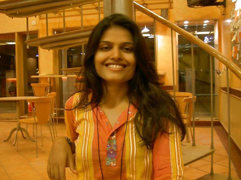 25P ARPITA - HOT INDIAN WIFE