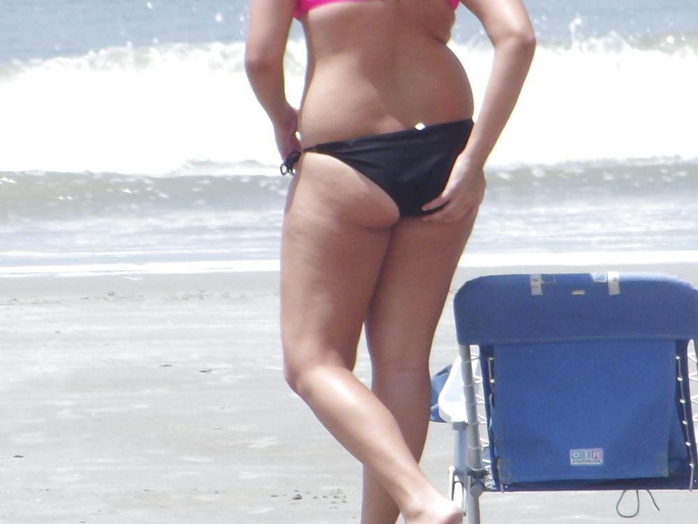 25P More hot sexy beach booty