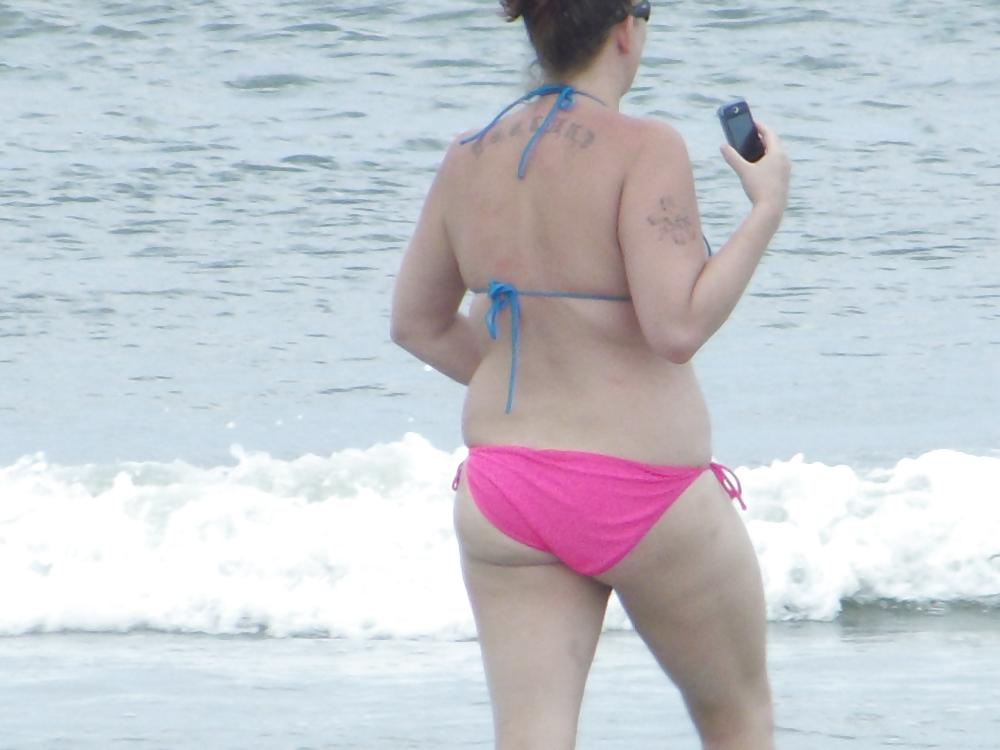 25P More hot sexy beach booty