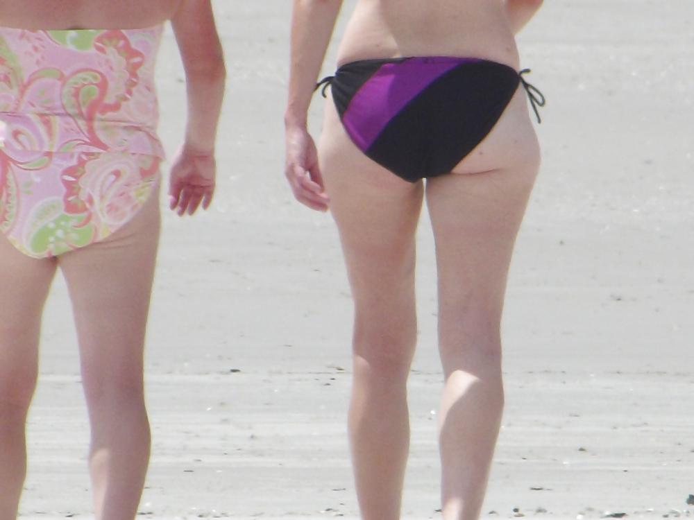 25P More hot sexy beach booty