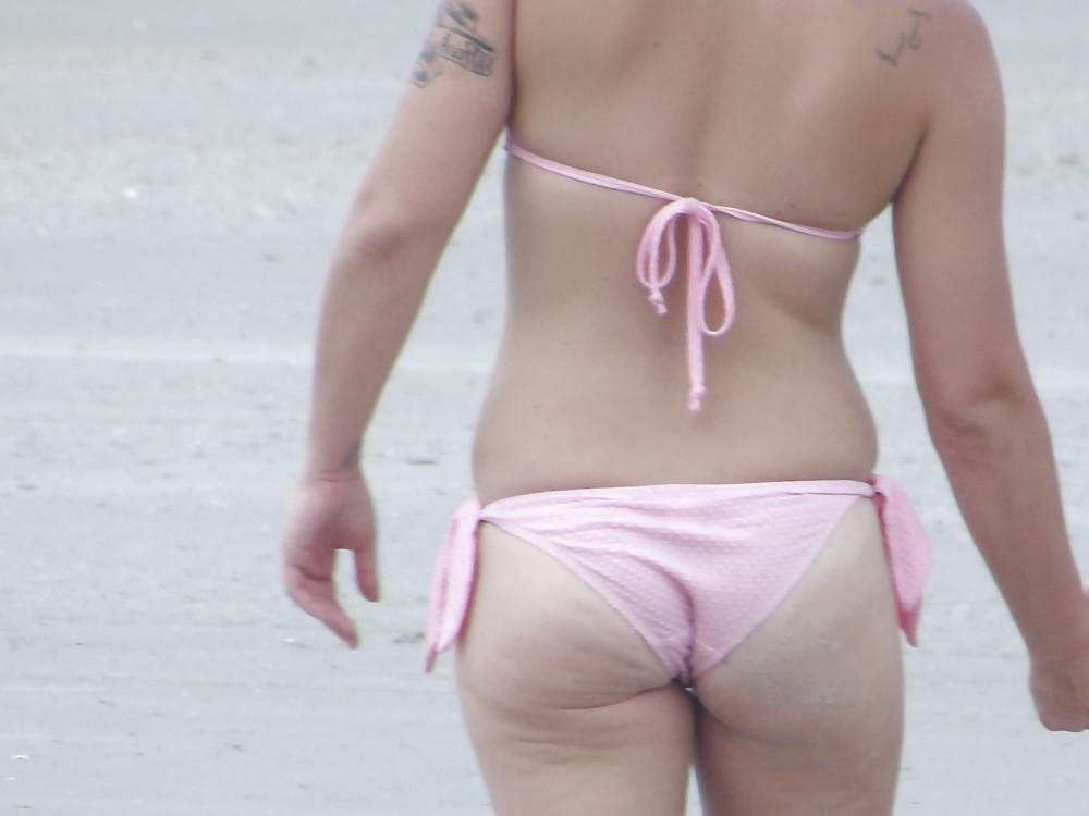 25P More hot sexy beach booty