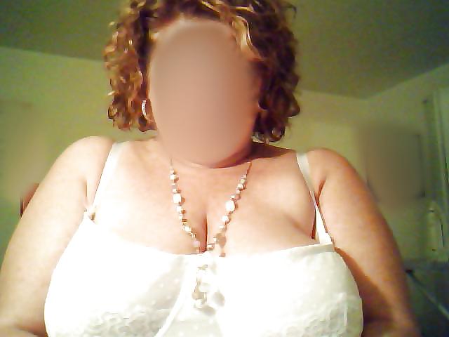 25P Chubby woman