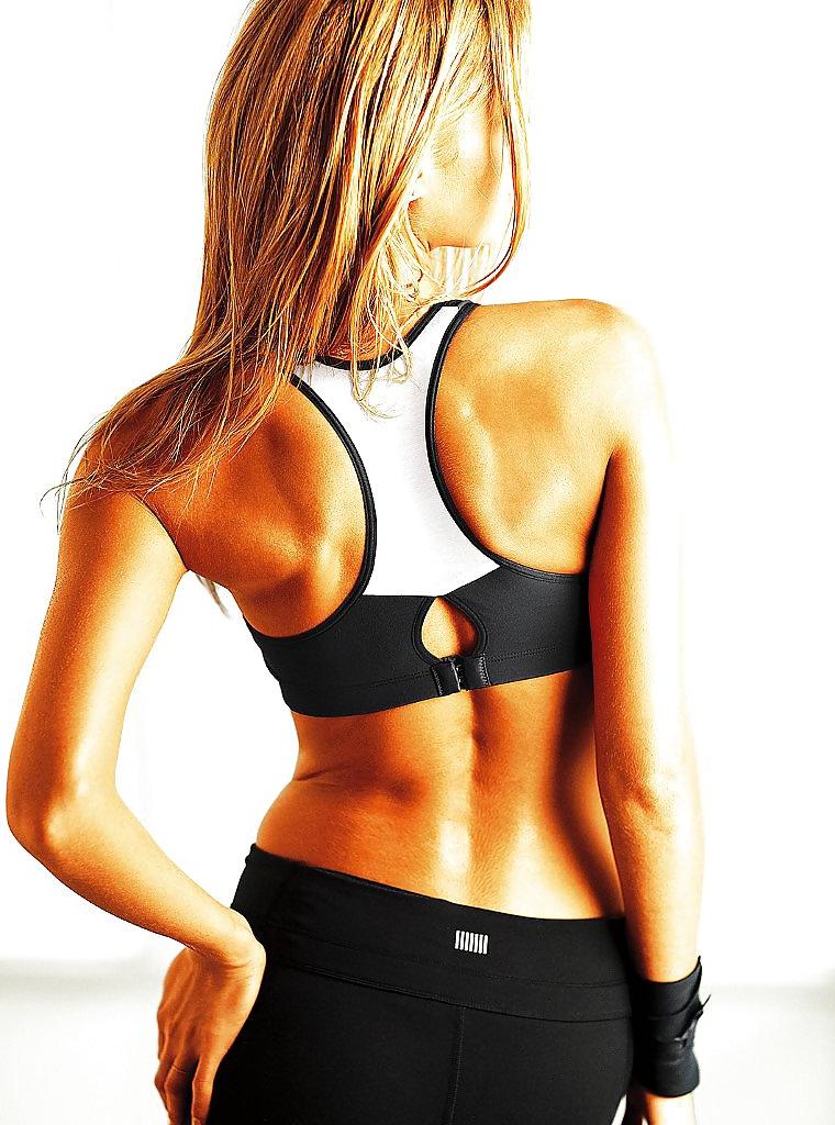 8P Erin Heatherton in new Victorias Secret workout pics