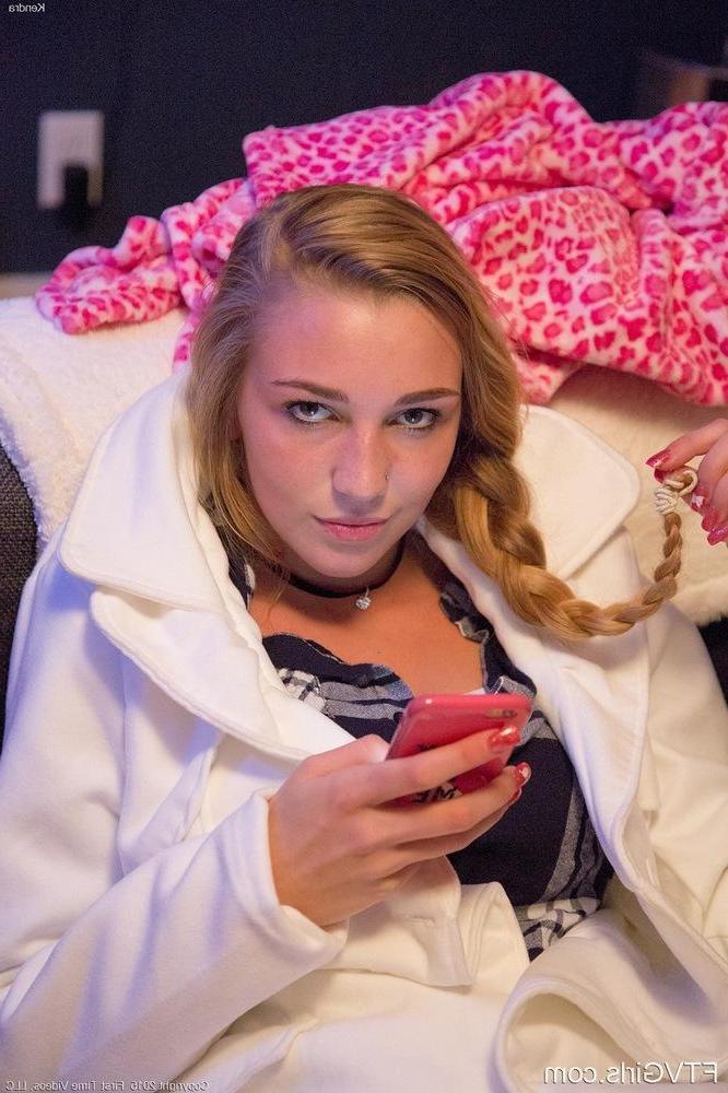 15P Hot college girl Kendra Sunderland shows you Portland at night