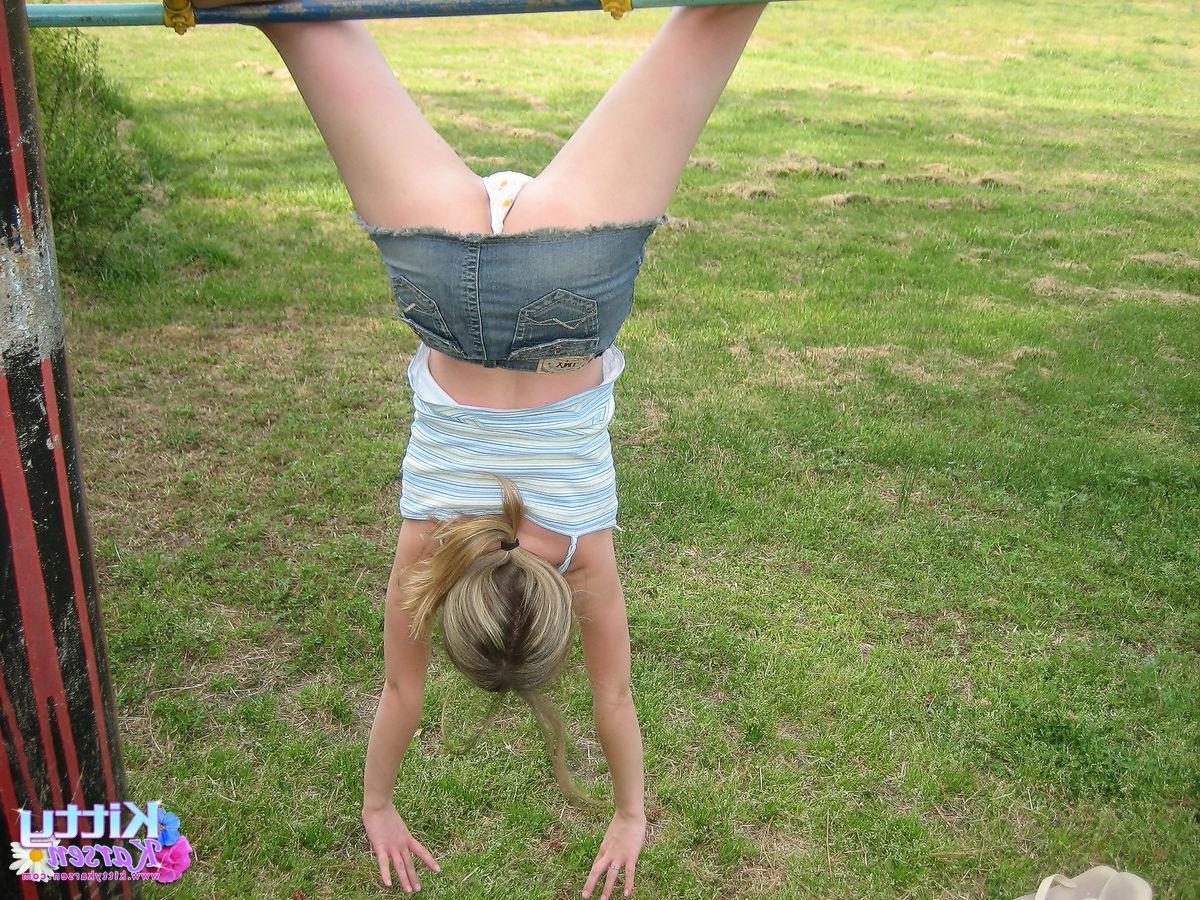 16P Pictures of Kitty Karsen flashing outside