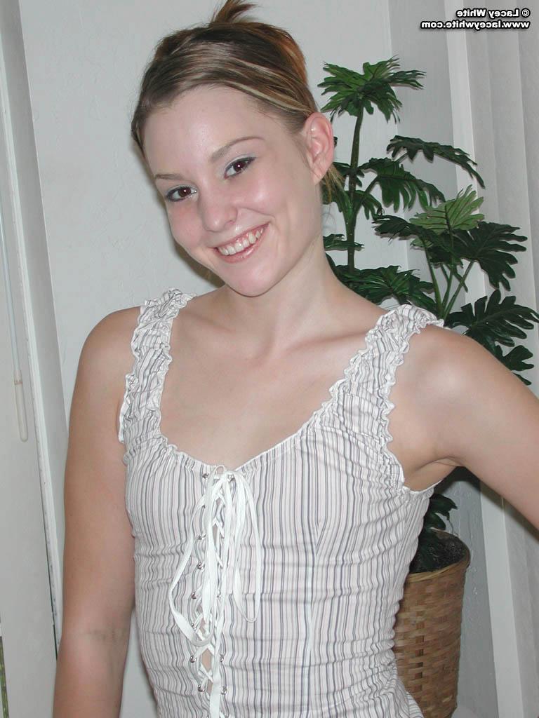 20P Pictures of Lacey White flashing her tits
