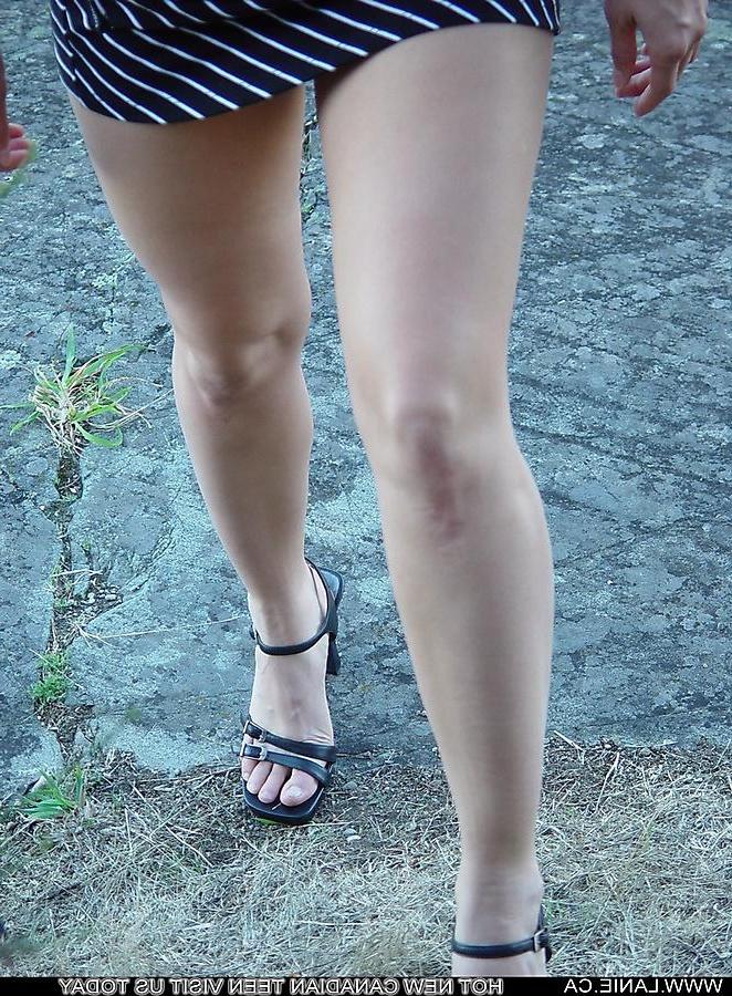 20P Pictures of Lanie.ca flashing you outside