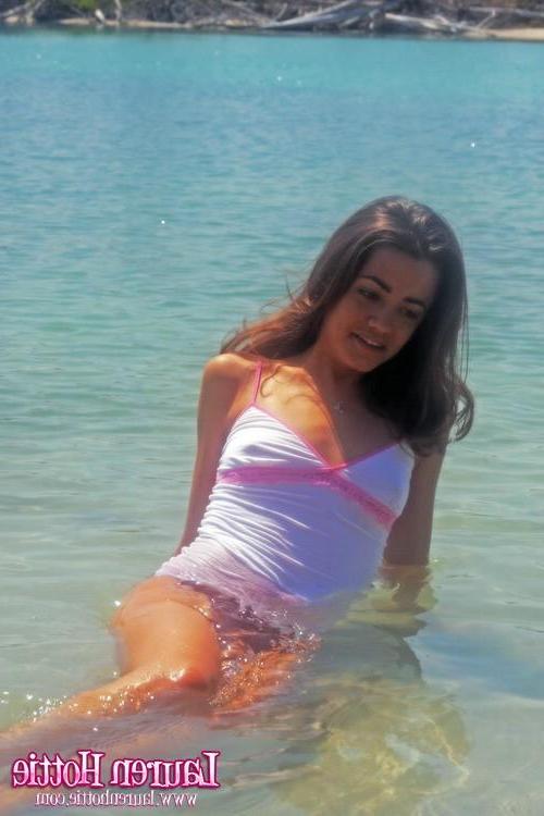 16P Pictures of Lauren Hottie flashing her small tits outside