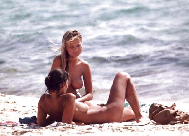 20P Naked beach 143.