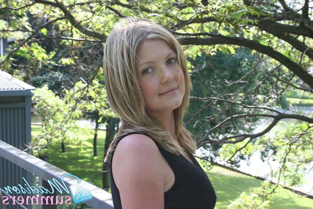20P Pictures of teen cutie Madison Summers showing you what's up her skirt