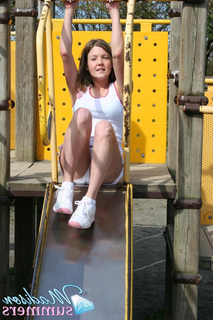 20P Pictures of teen model Madison Summers teasing at a park