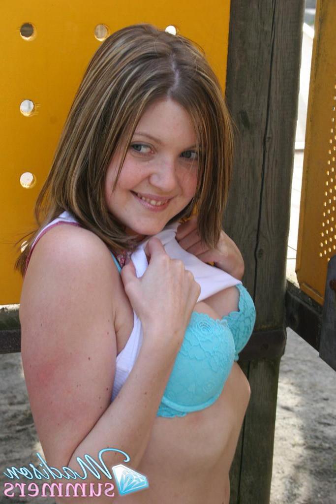 20P Pictures of teen model Madison Summers teasing at a park
