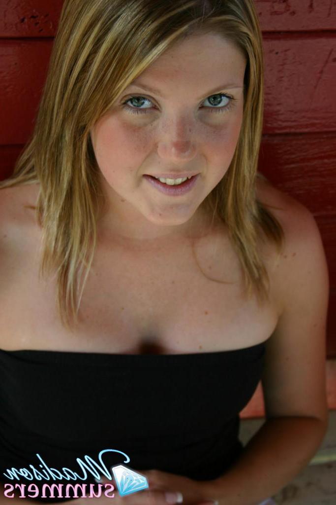 20P Pictures of teen girl Madison Summers flashing at a train station