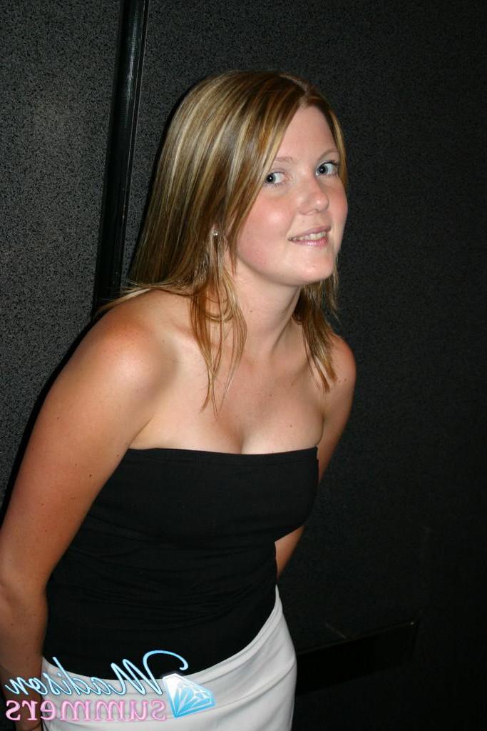 20P Pictures of teen girl Madison Summers flashing at a train station